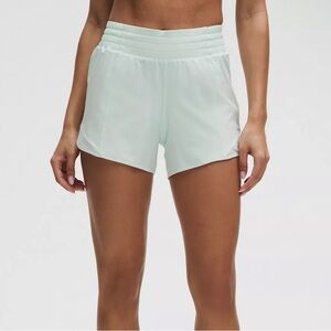 🌟NWOT🌟 Lululemon Hotty Hot High-Rise Lined Short 2.5" Size 6 Mint Breeze